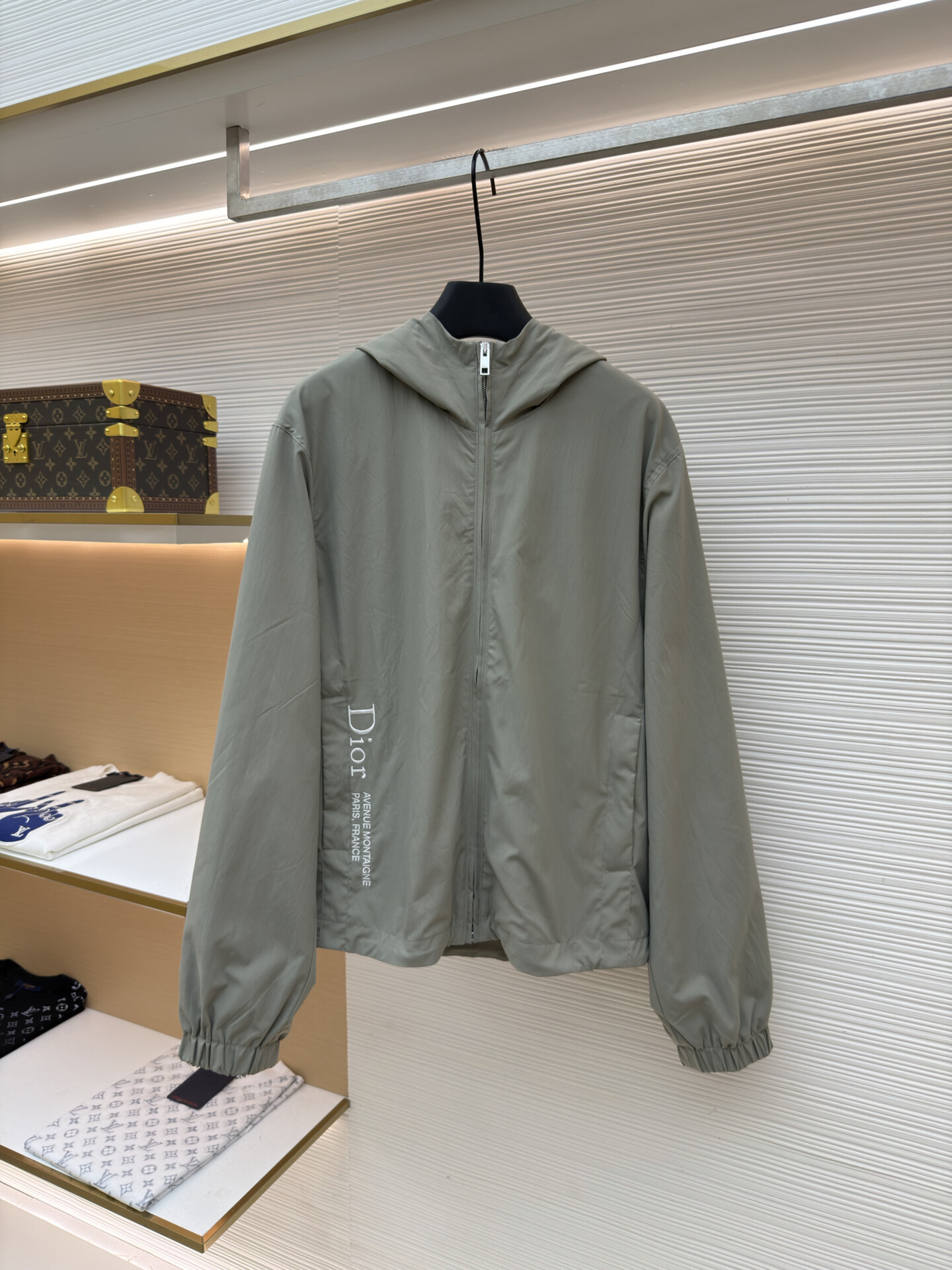 0_HDSavePhotos1-20.jpg Dior - Image 1