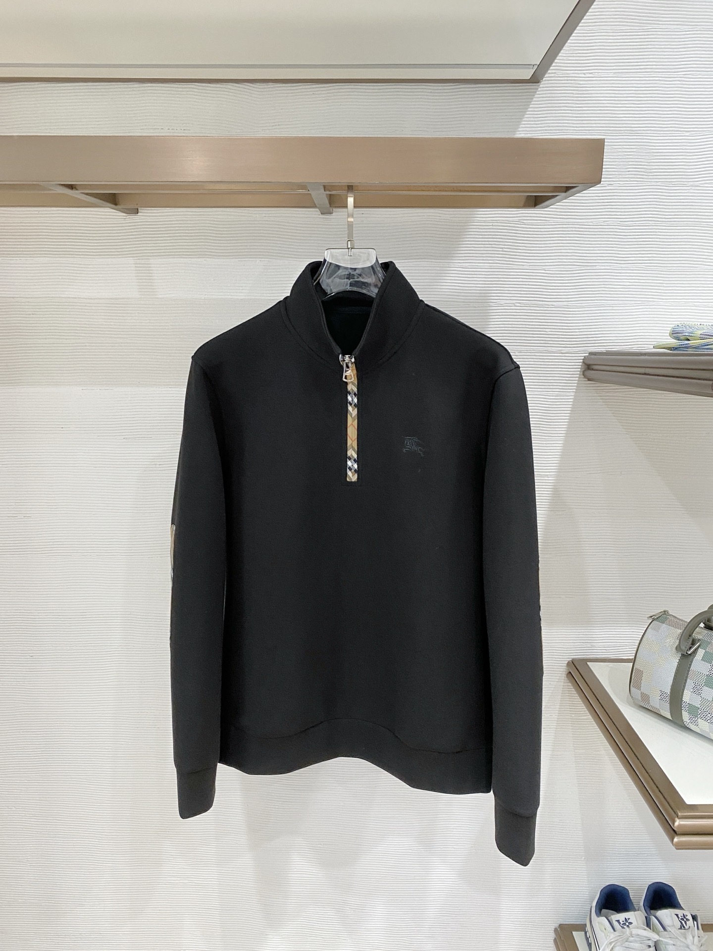 IMG_6593.jpeg Burberry - Image 1